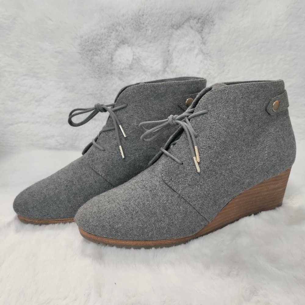 Dr. Scholl's Women's Dakota Wedge Ankle Boot Grey Size 10M US